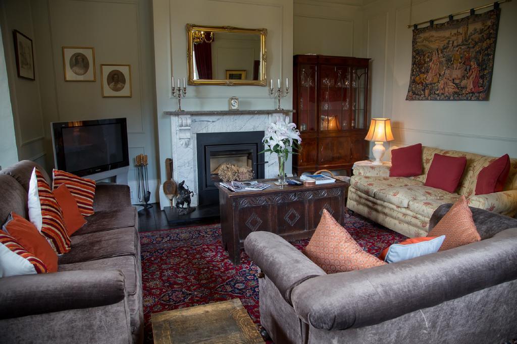 Southbank House Bed & Breakfast เฮริฟอร์ด ภายนอก รูปภาพ