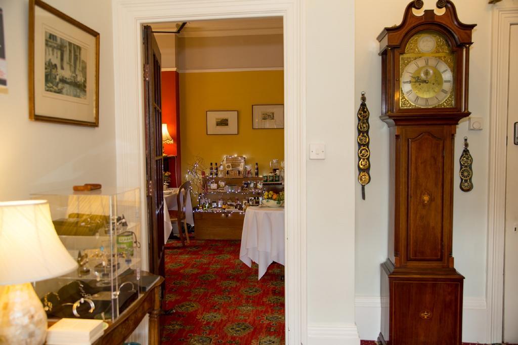 Southbank House Bed & Breakfast เฮริฟอร์ด ภายนอก รูปภาพ