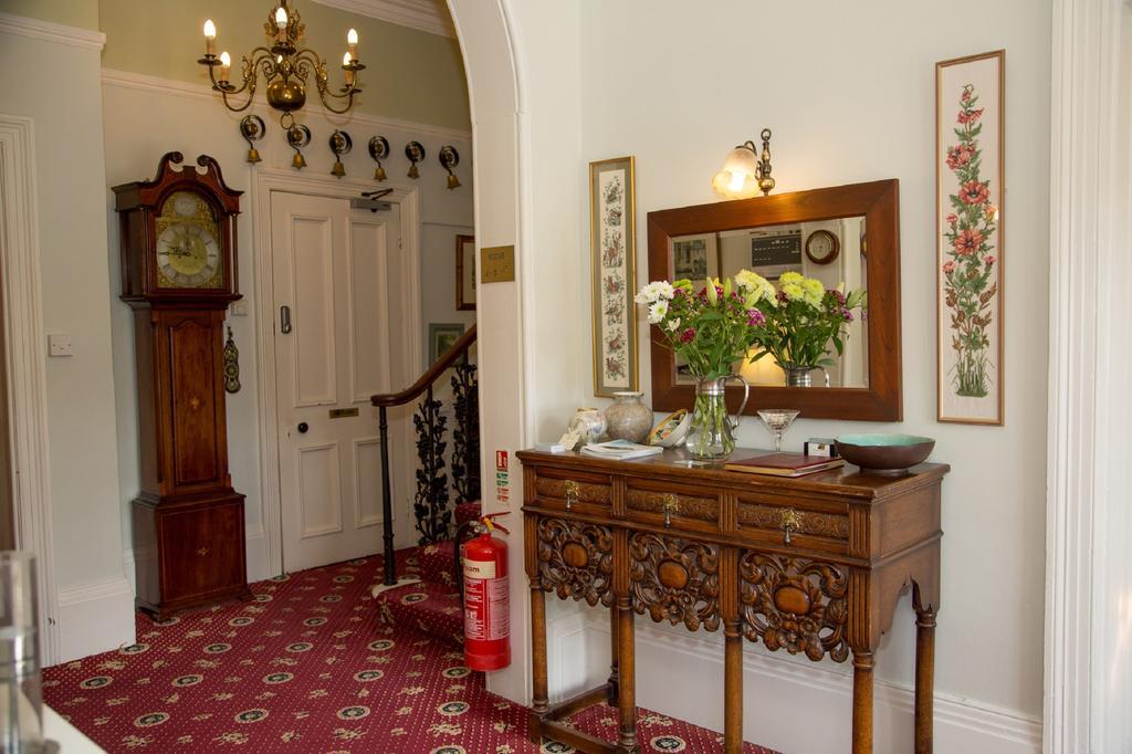 Southbank House Bed & Breakfast เฮริฟอร์ด ภายนอก รูปภาพ