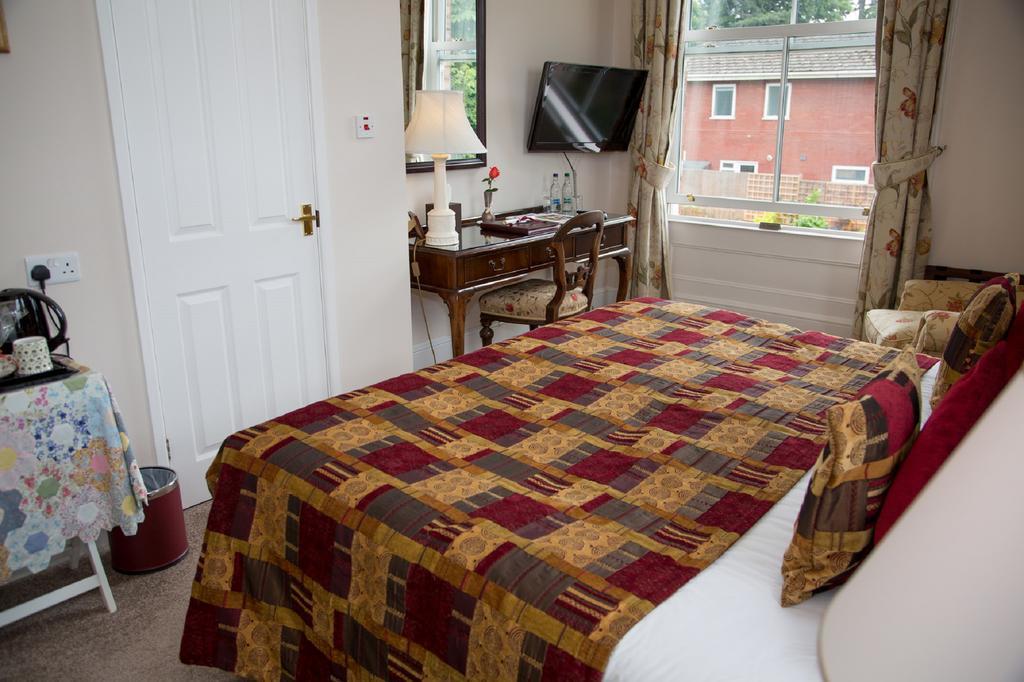 Southbank House Bed & Breakfast เฮริฟอร์ด ภายนอก รูปภาพ