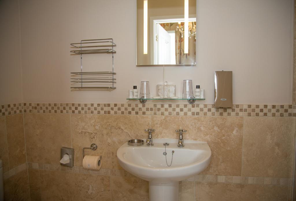 Southbank House Bed & Breakfast เฮริฟอร์ด ภายนอก รูปภาพ