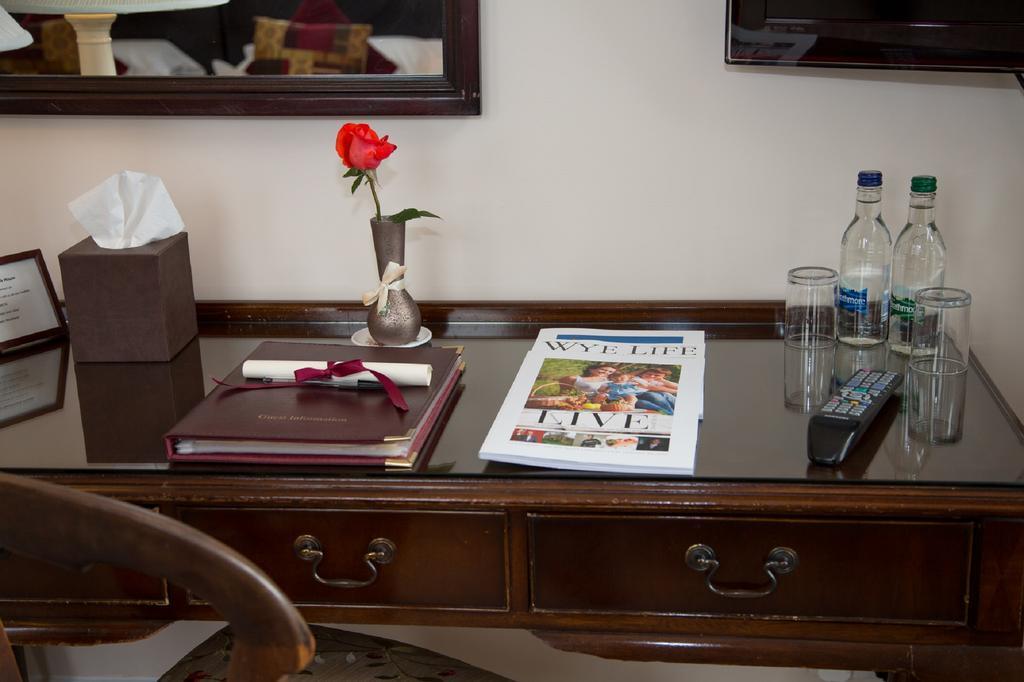 Southbank House Bed & Breakfast เฮริฟอร์ด ภายนอก รูปภาพ