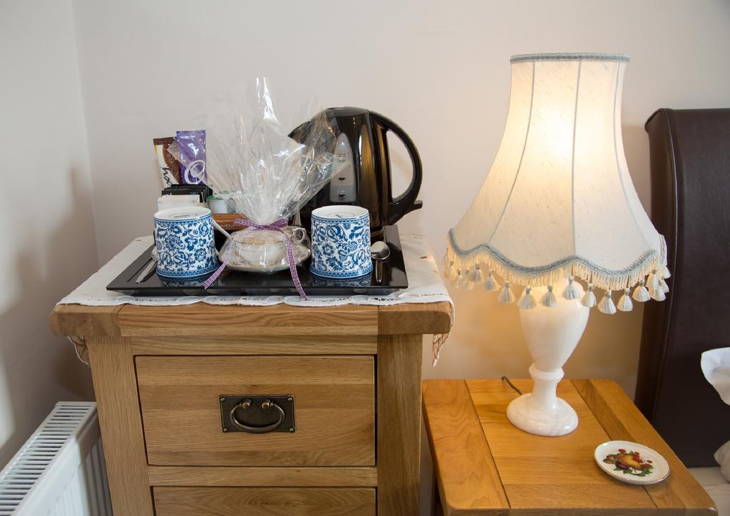 Southbank House Bed & Breakfast เฮริฟอร์ด ภายนอก รูปภาพ