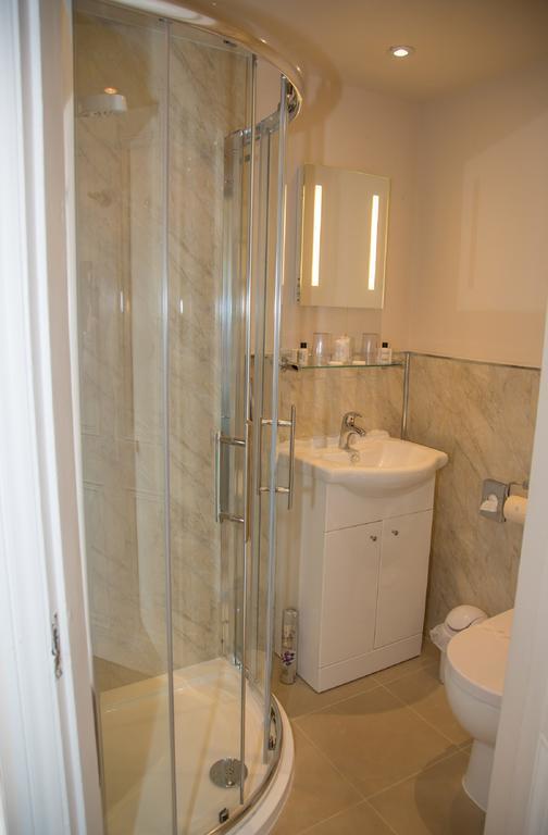 Southbank House Bed & Breakfast เฮริฟอร์ด ภายนอก รูปภาพ
