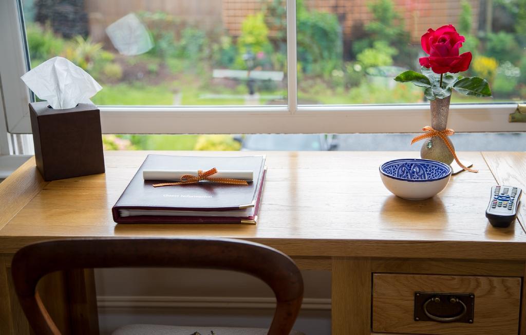 Southbank House Bed & Breakfast เฮริฟอร์ด ภายนอก รูปภาพ