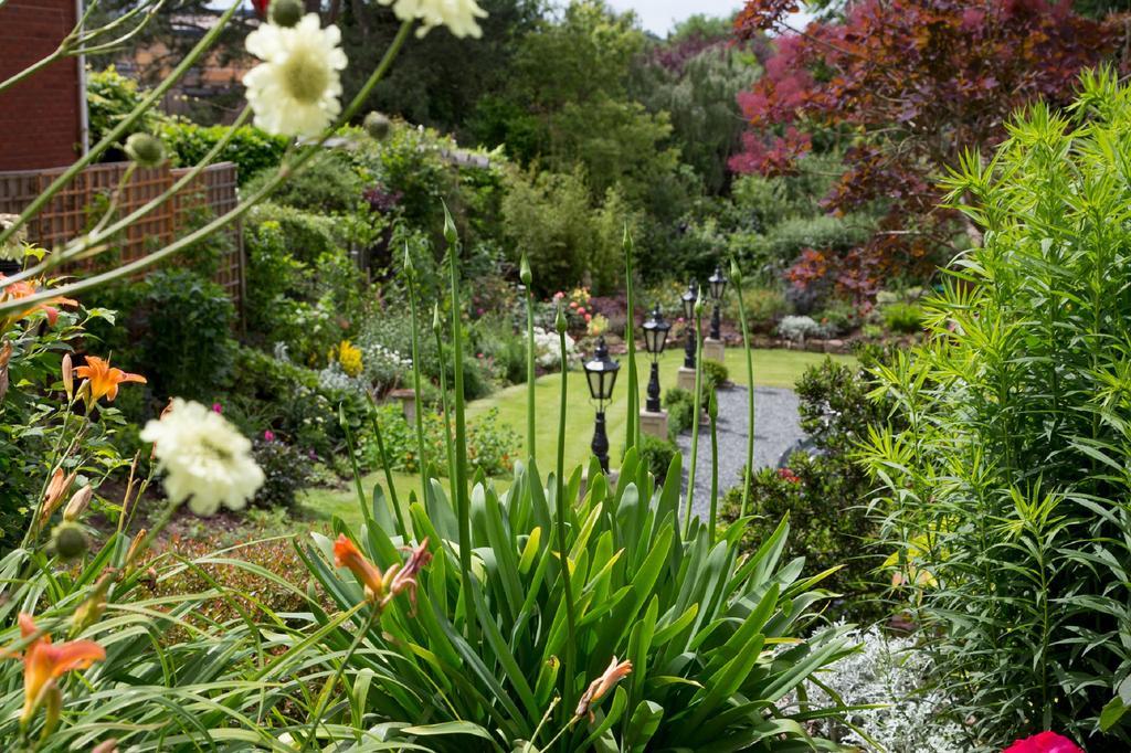 Southbank House Bed & Breakfast เฮริฟอร์ด ภายนอก รูปภาพ